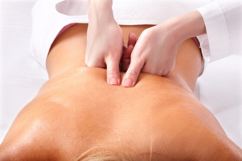 Massage bấm huyệt giúp đả thông kinh mạch