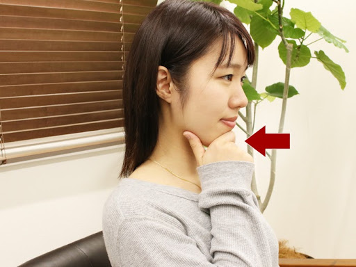 Cách chữa đau vai gáy của người Nhật cho người lớn tuổi