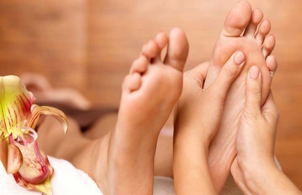 Massage chân kiểu Thái giảm thiểu sưng tấy, giảm mệt mỏi