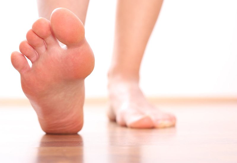 Chỉnh hình chân cao cho vừa với chân thấp để điều trị tật chân cao chân thấp