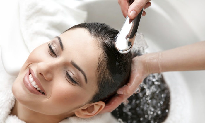 Giữ sạch tóc và da đầu là phương pháp giảm rụng tóc hiệu quả