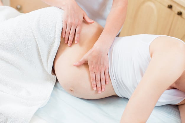 Massage bà bầu mang lại những công dụng rất tuyệt vời đối với thai nhi