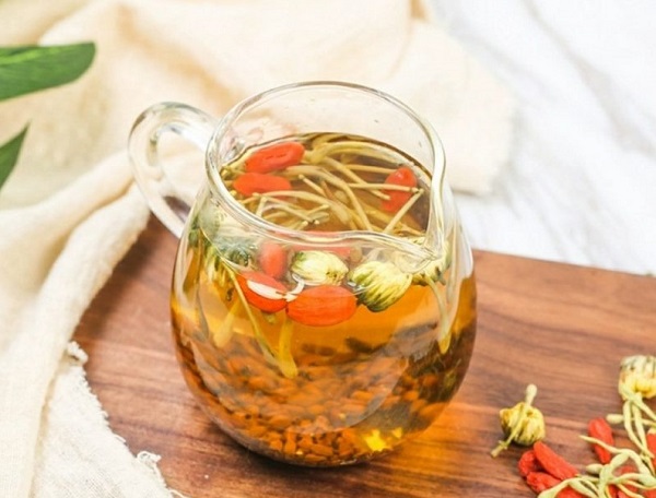 Trà Dưỡng Sinh đông y có tính chất làm dịu và giảm viêm hiệu quả