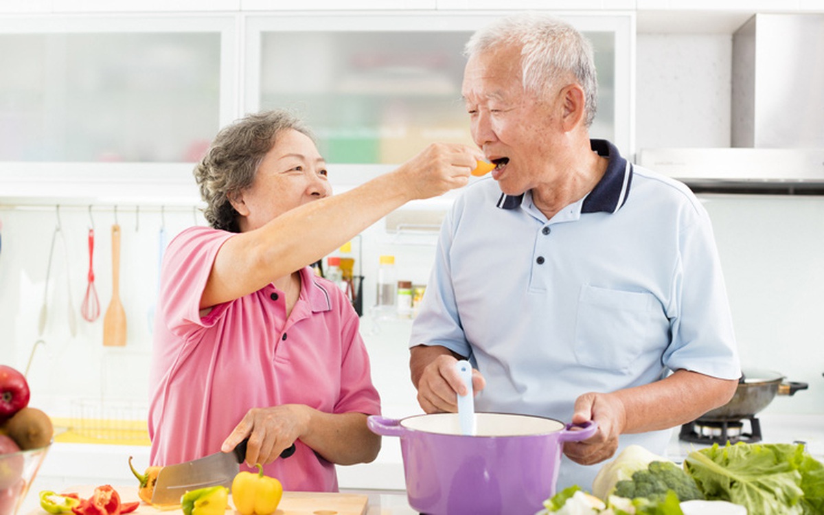Người cao tuổi cần có chế độ dinh dưỡng đầy đủ để sống khỏe mạnh hơn