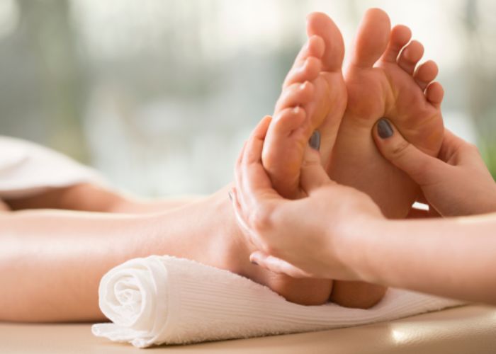 Massage chân giúp giảm đau nhức hiệu quả