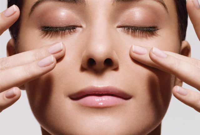 Massage mắt thường xuyên có thể cải thiện được thị lực