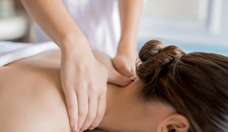 Massage trị liệu giúp thư giãn cơ thể, cải thiện tuần hoàn máu
