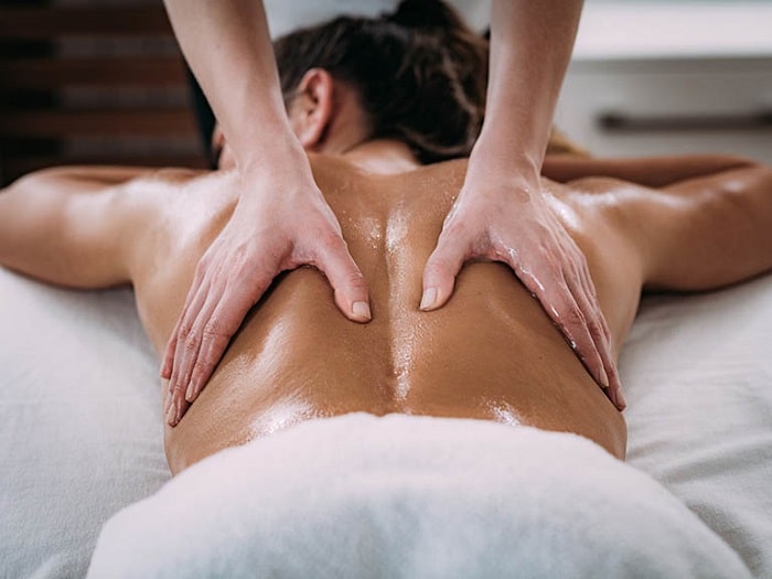 Tùy vào các khu vực trên cơ thể để sử dụng lực massage phù hợp