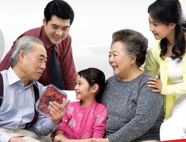 Hãy chia sẻ và lắng nghe người già để thấu hiểu tâm tư và tình cảm của họ